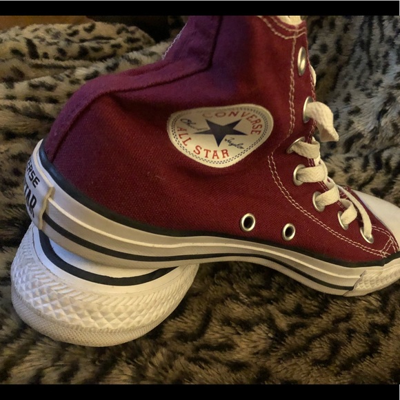 Converse - Picture 2 of 3